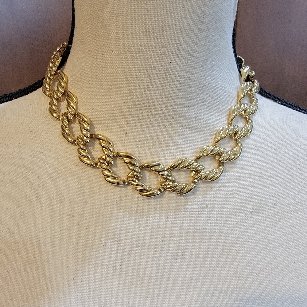Vintage Napier Gold Tone Twisted Rope Oval Link Necklace Patent Clasp 16"
